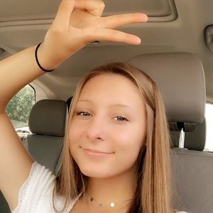 Meet your Posher, Layla